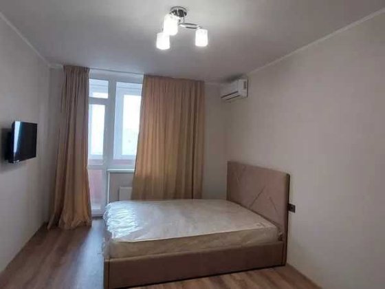 Оренда 1-кімнатної  квартири  ЖК Караваєві Дачі вул Польова 73