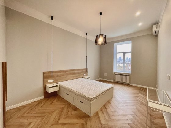 25 % 3к в «царському» будинку (95м²) — Центр. Саксаганського, 147/5