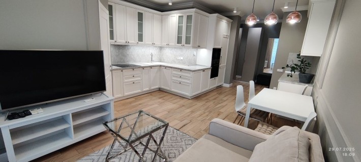 Оренда 2-кім. квартири печерськ ЖК "Підвисоцький" вул.Кахи Бендукідзе 2
Дві окр - фото 1