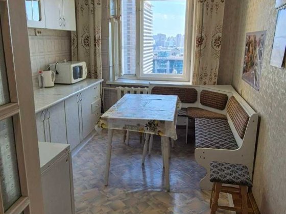 Здається без комісії  3-х кімн.кв., м.Вокзальна Киев