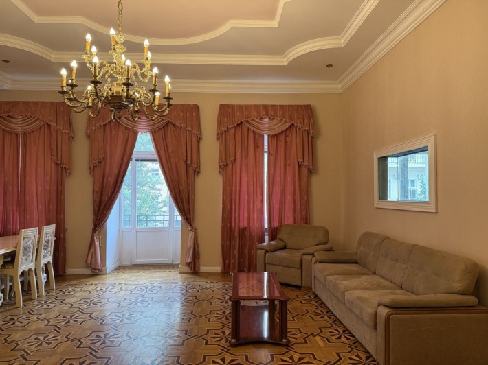 Простора 4к. Можливо під офіс! Золоті Ворота ! Вул. Ярославів Вал 17 Б - фото 1