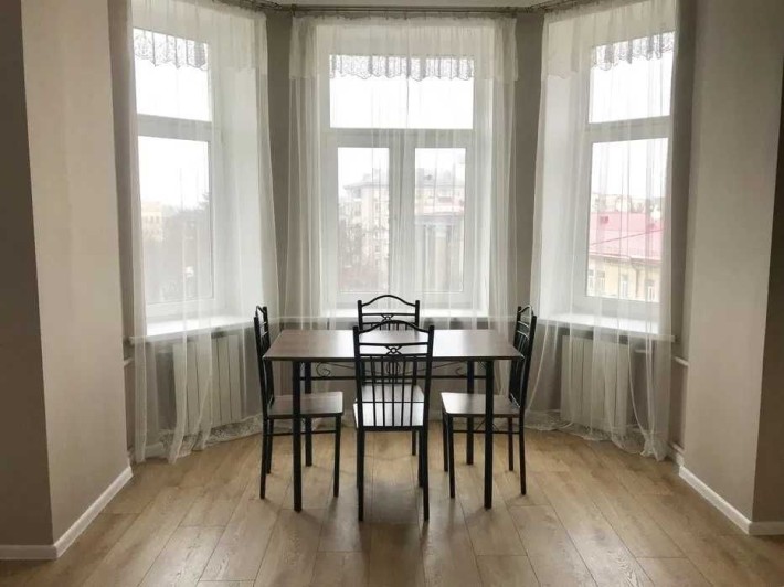 Здам 3к квартиру Солом'янка, пр.Повітряних Сил, метро Вокзальна - фото 1