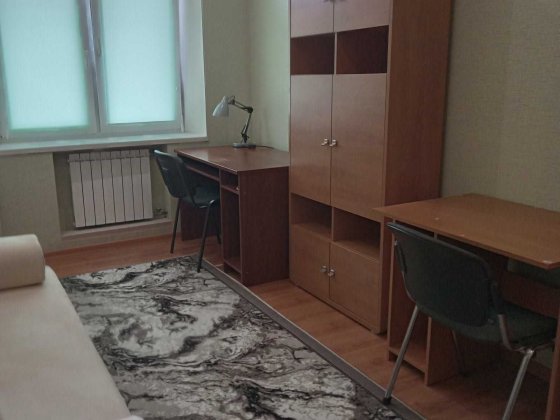 Двокімнатна від власника, 12 хв .пішки до М Вокзальна. Киев