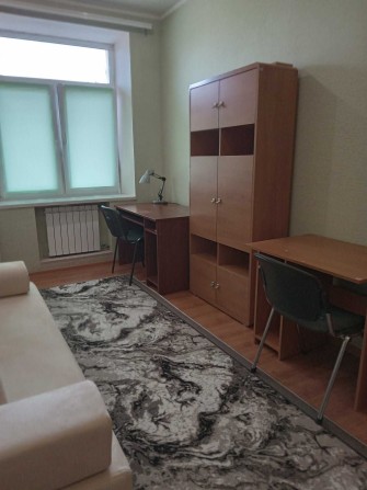 Двокімнатна від власника, 12 хв .пішки до М Вокзальна. - фото 1