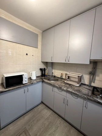 Здам квартиру поруч з метро - фото 1