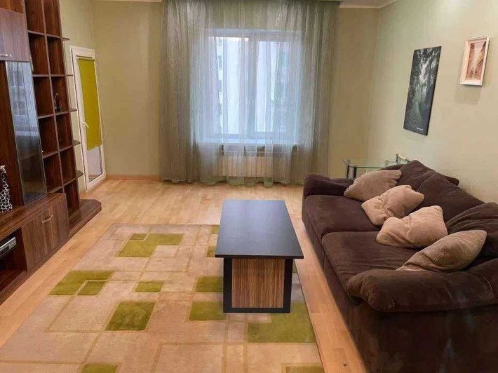 Оренда 2-к квартири на вул. Дмитрівська - фото 1