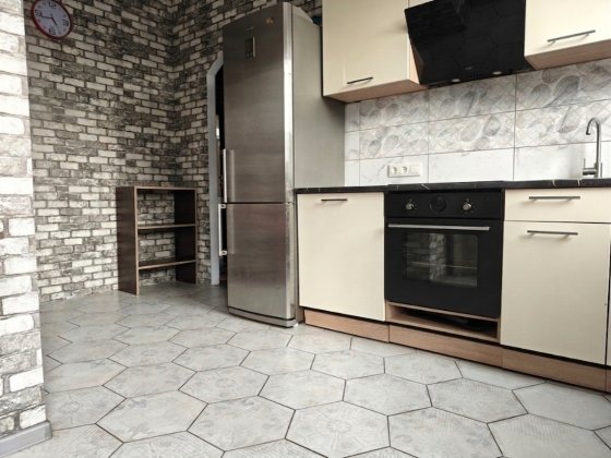 Продається  2 кімнатна квартира 40/29,5/7 вул. Н. Кобринської, Бортничі Киев