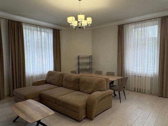 Здається в оренду двокімнатна квартира по вул. Протасів Яр, 8 Київ