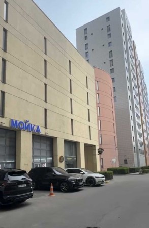 Здам паркомісце Крутогорний узвіз 30, поруч будинок Крейніна ЖК Дует Мост Сити - фото 1