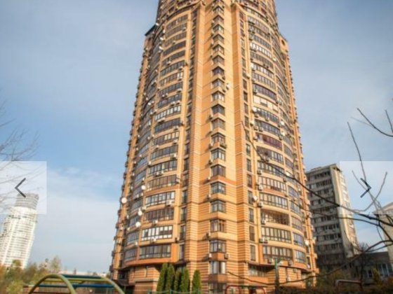 Аренда паркоместа, паркинга, гаража Печерск, ул. П. Мирного  28а Київ