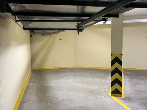 Оренда паркомісця Срібнокільська,1  Позняки Київ