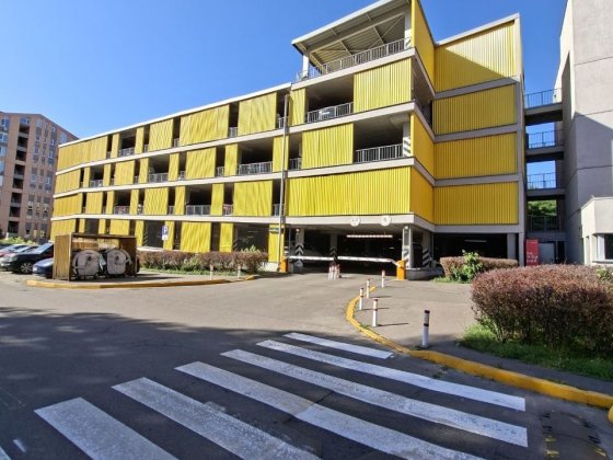 Паркомісце з електрозарядкою жк комфорт таун Київ