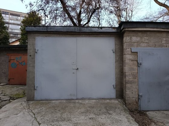 Сдам капитальный гараж в центре г Днепр Днепр