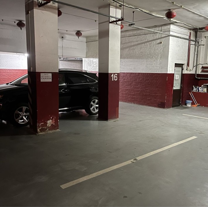 Паркомісце Кониського - фото 1