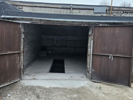 Здам в оренду два об'єднаних в один гаражних бокса, ціна за пару..