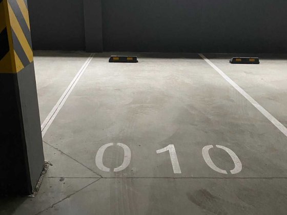 Здам паркомісце на вул.Змієнко 32 Киев