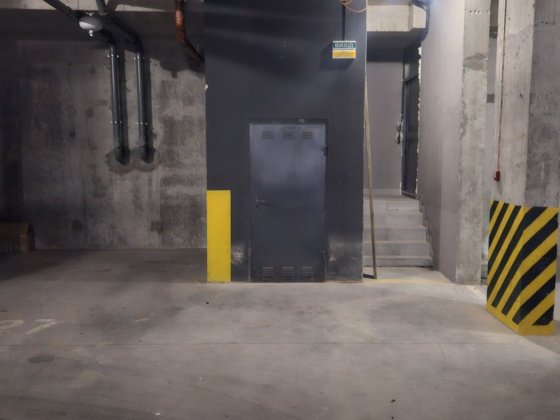 Оренда паркінгу ( паркомісця) шириною 3,75 м  в новобудові по вулиці С Львов