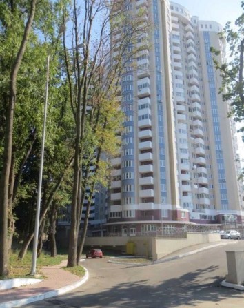 Оренда паркомісця з розеткою для електромобіля м. Київ, вул. Ризька 73Г, ЖК «Сирецький Бояр» - фото 1