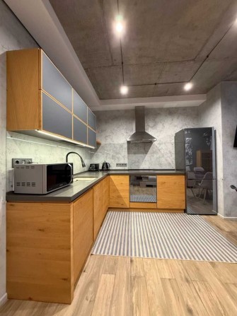 ГЕНЕРАТОР! 3к студія 80м2 ЖК Адамант вул. Липківського 33-А - фото 1