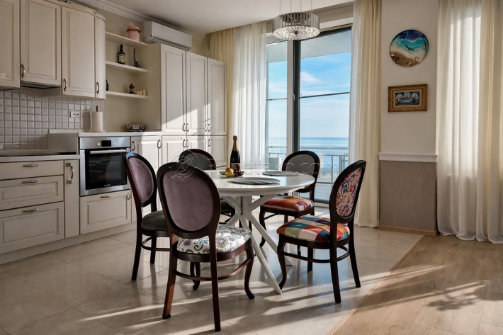 Двуспальная квартира с видом на море в Ж/К «Белый парус». - фото 1