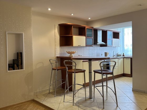 Оренда 3 кімнатна квартира вул.Тополева,4 130м ремонт,метро Вокзальна