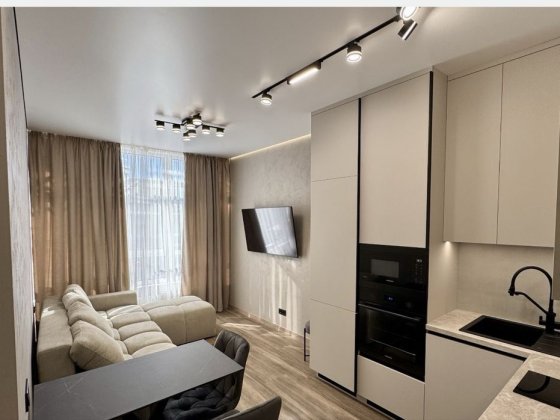 Оренда 2-х ком квартира Жк Файна Таун. вул Салютна 2 буд 9, без %