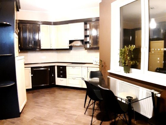 Оренда 3-ри кім.квартири на Дмитрівській