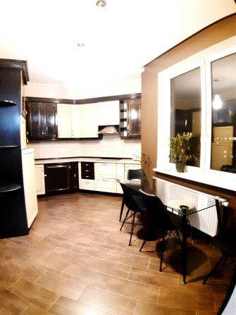 Оренда 3-ри кім.квартири на Дмитрівській - фото 1