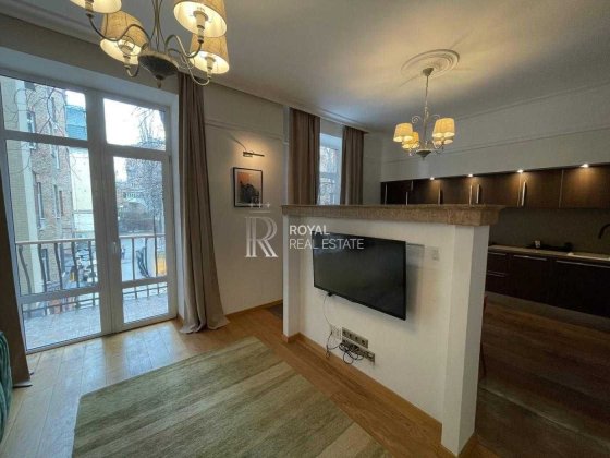 АКТУАЛЬНА квартира балкон ЦЕНТР Софіївська 16 Майдан Шевченківський