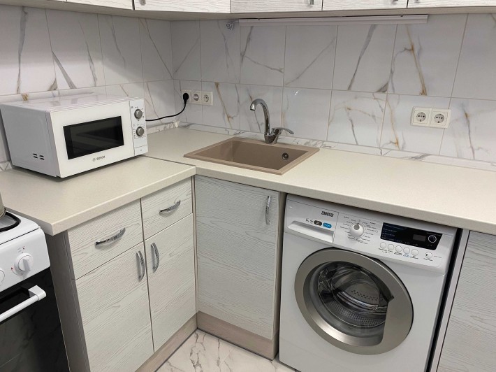 Перша здача після капітального ремонту, біля метро! - фото 1