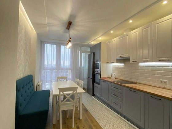 2-кімнатна 70 м2, Академіка Шалімова 35-А, Генератор !!!