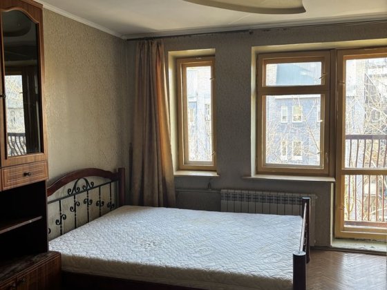 Квартира 3 кімнатна+ кухня Поділ в Хорева 32 біля метро Київ