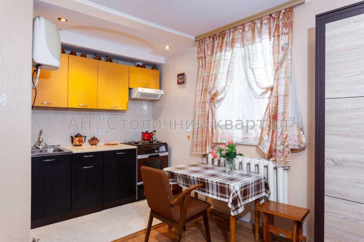 Однокімнатна квартира з окремим входом у приватному будинку - фото 1