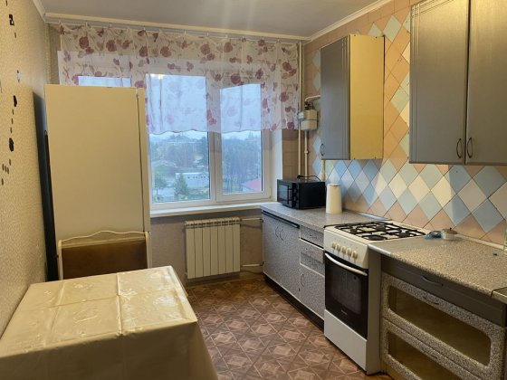 Здається в оренду двокімнатна квартира на пл. Космонавтів на Соломʼянц Киев