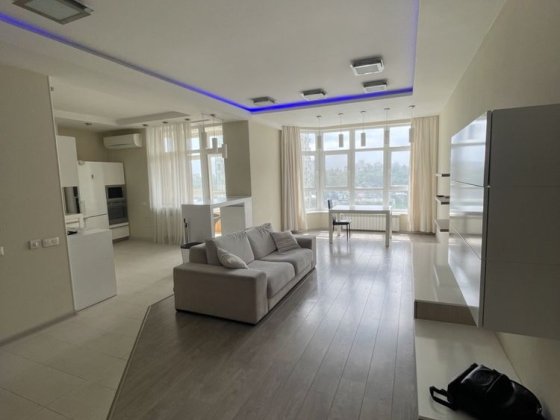 Без комісії ! 2-к квартира в ЖК «Пори року» Генератор на все Киев