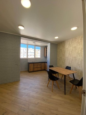 Продам 2хком Радужній - фото 1