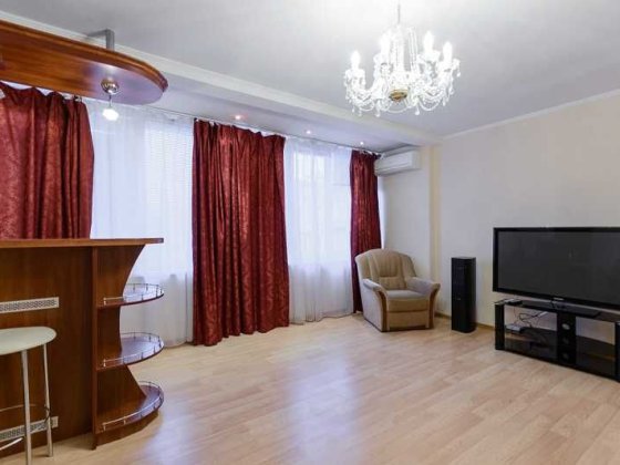 Без комісії,Довготривало 3 к, світло 24/7. вул. Володимирська 51/53