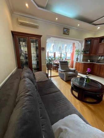 Академіка Богомольця 7/14 Оренда 3к квартири Липки - фото 1