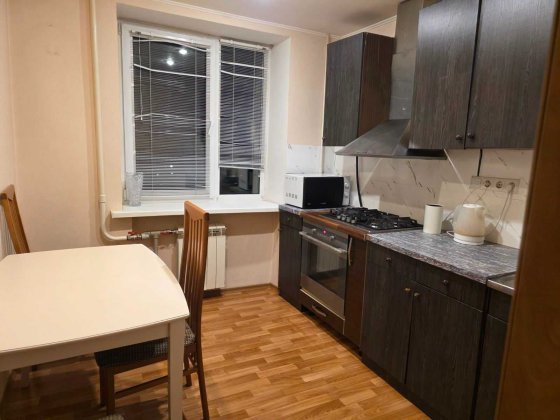 Здам 2 х кімнатну квартиру по вул. Половецькій 16, цегла. Київ