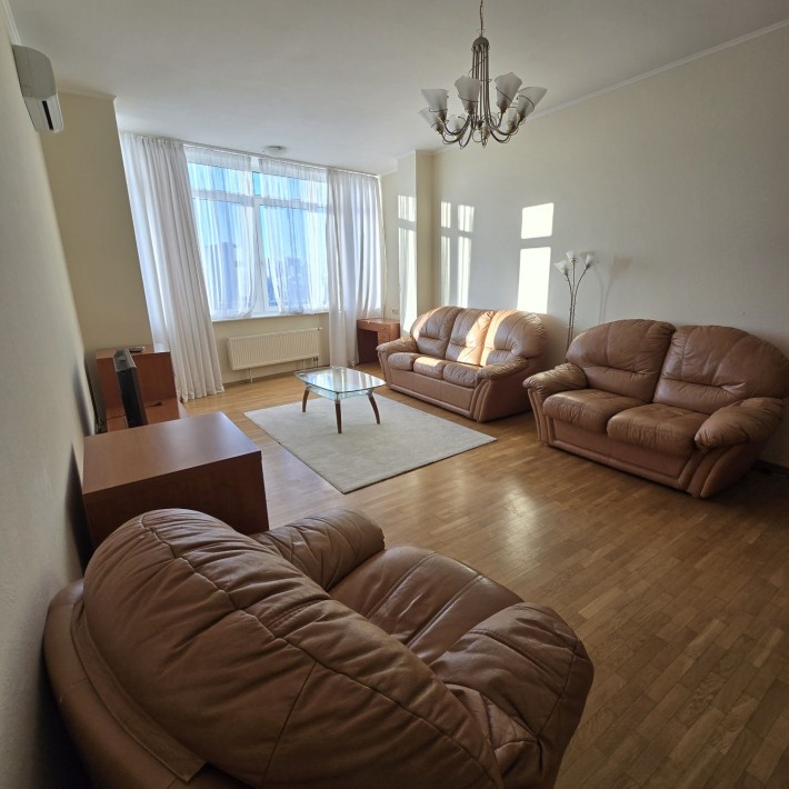 Оренда 3х к квартира ст.м.Політехнічний інститут ,вул Провіантська 3 - фото 1