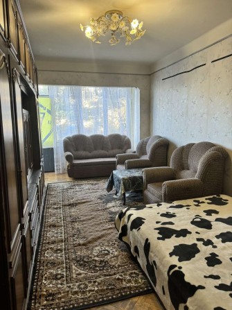 Без% Сдам большую1к квартиру,Метро Дорогожичи 5мин пешком,44 мкв, 2 эт - фото 1