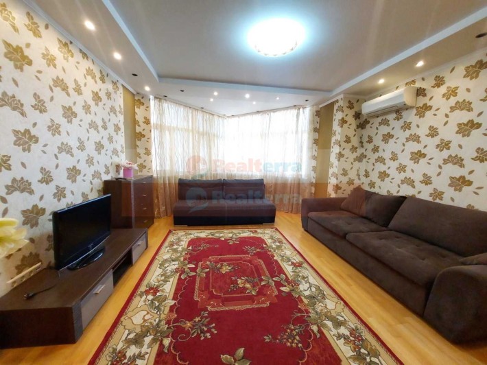 3кім. 90 кв.м. Генерала Воробйова 13Е - фото 1