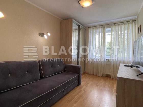 вул.Лук'янівська 63 метро Лук'янівська Київ