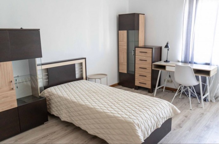 Аренда квартиры центр Киева, Гончара Олеся, бомбосховище, 4 к, безнал - фото 1