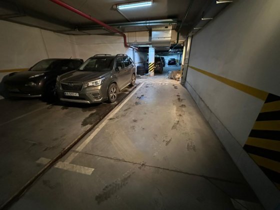 Оренда паркомісця в ЖК Diplomat Hall (центр) Жилянська Київ