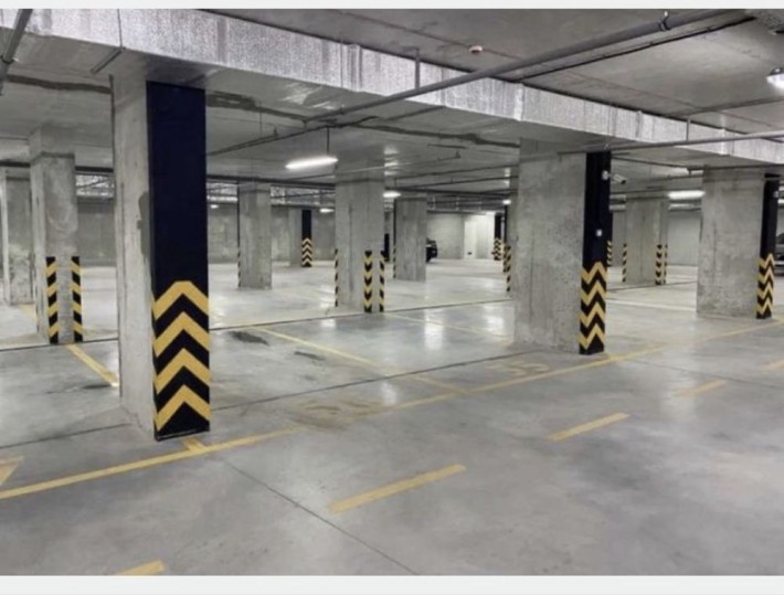 Парко місце Crystal Avenue - фото 1