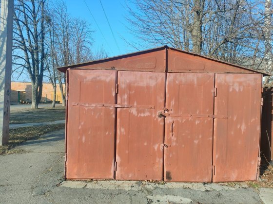 Здається залізний гараж Звенигородка