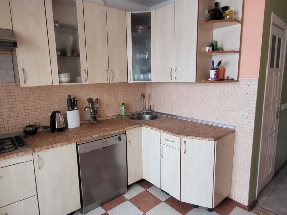 Здам 1-х вул.Ольжича 18 Дорогожичі Київ