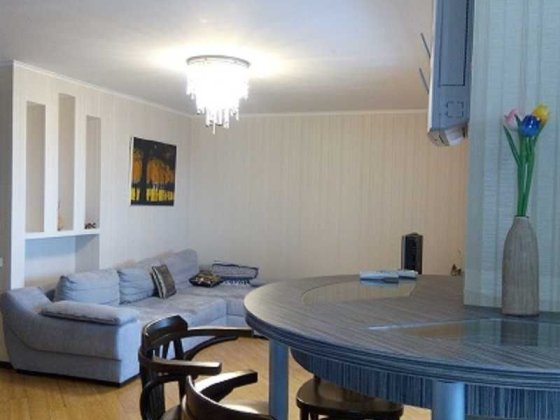 Затишна 2-к квартира на Подолі, вул.Турівська, метро Тараса Шевченка Київ