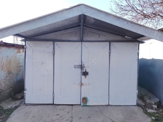 Продам металлический гараж в обществе Прибой Черноморск